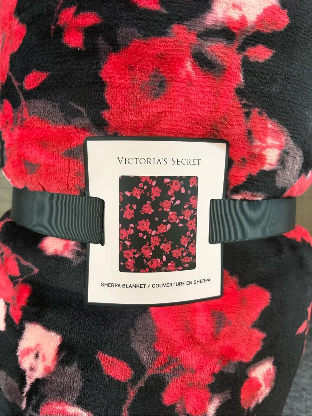 Victoria's Secret Black & Red Floral Sherpa Throw 50inX60in